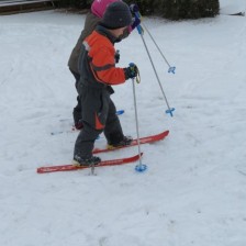 Lyžujeme na zahradě
