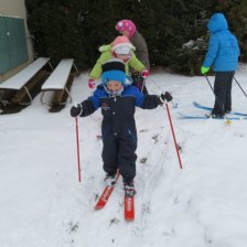 Lyžujeme na zahradě