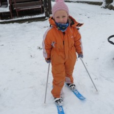 Lyžujeme na zahradě