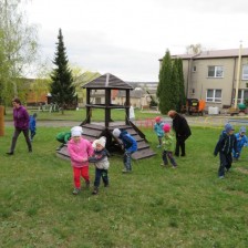 Našli jsme vajíčka od slepičky na Velikonoce