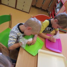 Pečeme a zdobíme perníčky.