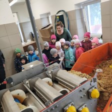 Pekli jsme ovocný štrůdl, navštívili jsme moštárnu