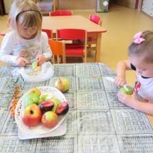 Pekli jsme ovocný štrůdl, navštívili jsme moštárnu